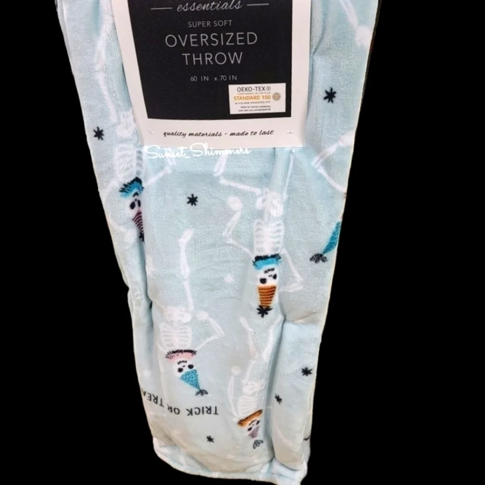 ENVOUGE Pastel Halloween SKELETON w PARTY HATS Throw Blanket Decor TikTok New